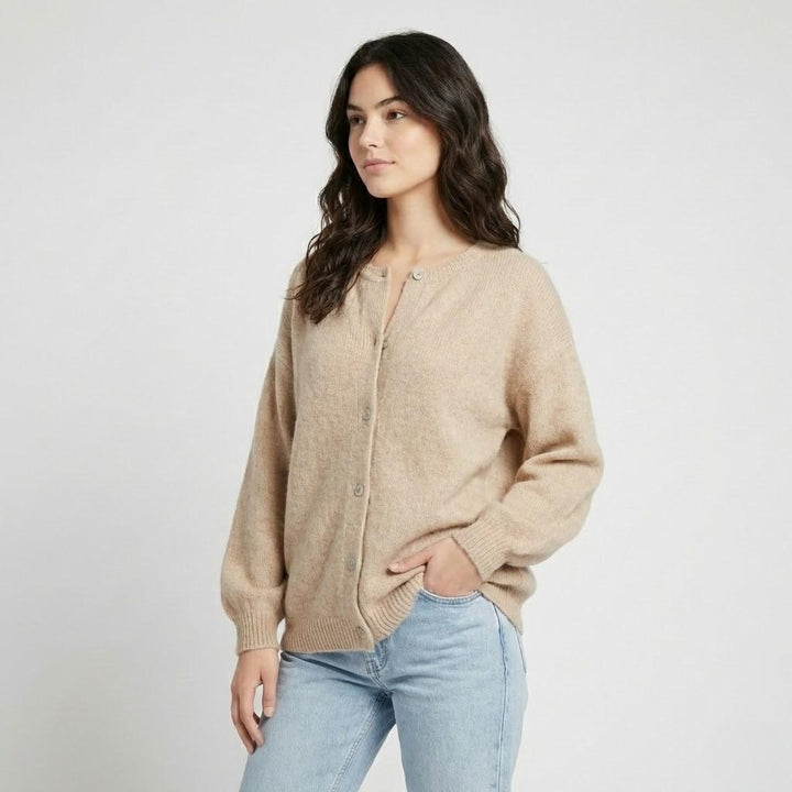 Pehmeä oversize-neulecardigan