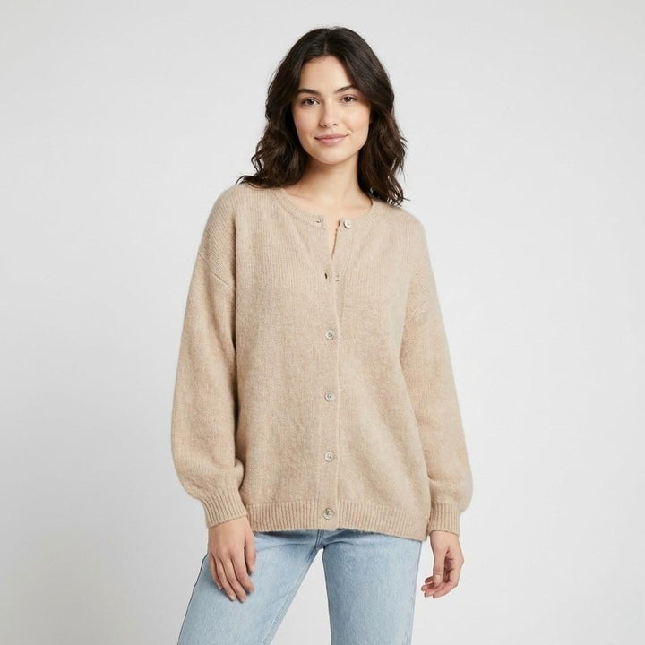 Pehmeä oversize-neulecardigan