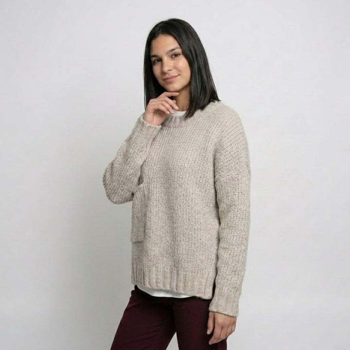 Neule akryyli- ja polyesteriseoksesta, jossa on väljä malli ja etutasku