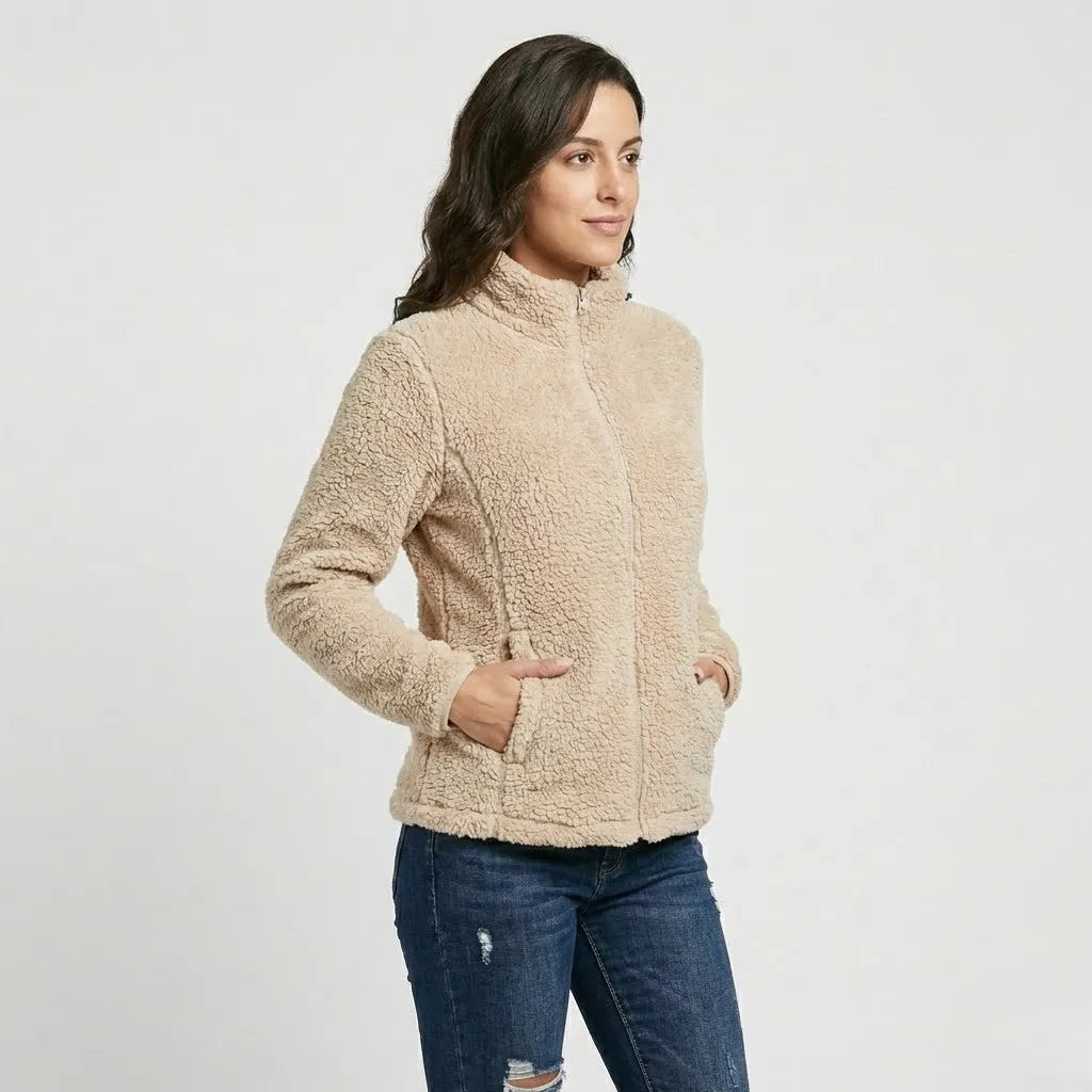 Kaupallinen fleece-takki korkealla kauluksella