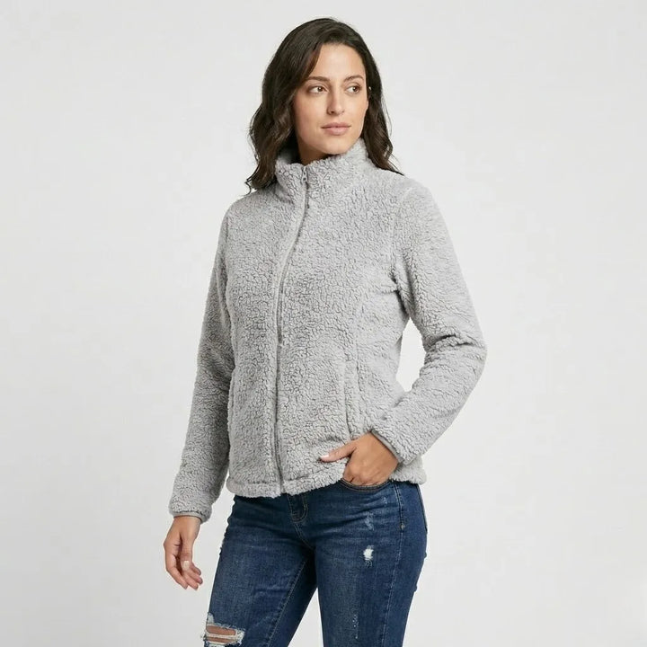 Kaupallinen fleece-takki korkealla kauluksella