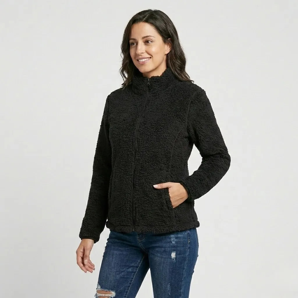Kaupallinen fleece-takki korkealla kauluksella
