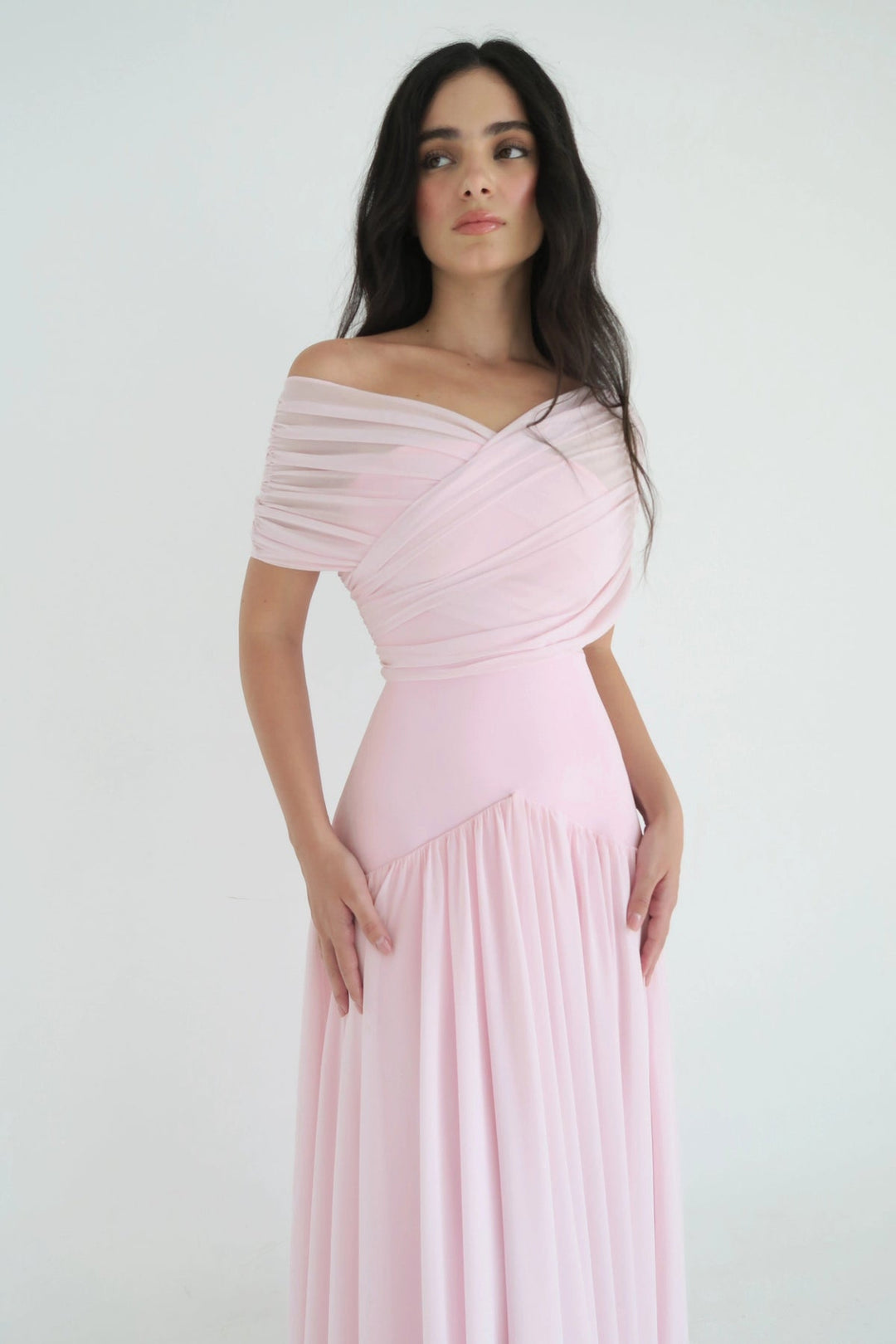 Mariana | Nariasené mekot olkapäät paljaana