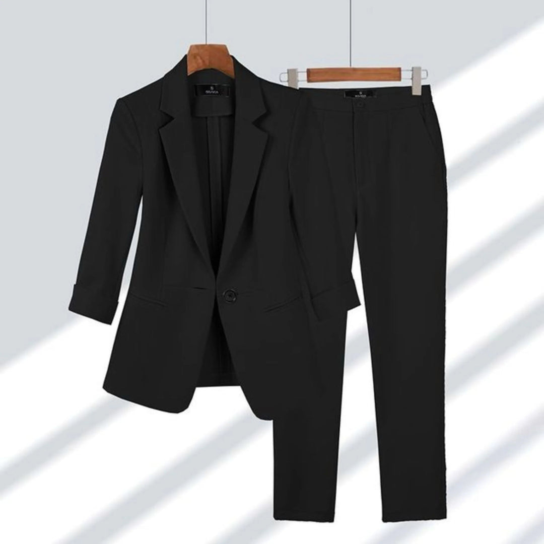 Radana | Elegantti kokonaisuus hienostuneella leikkauksella
