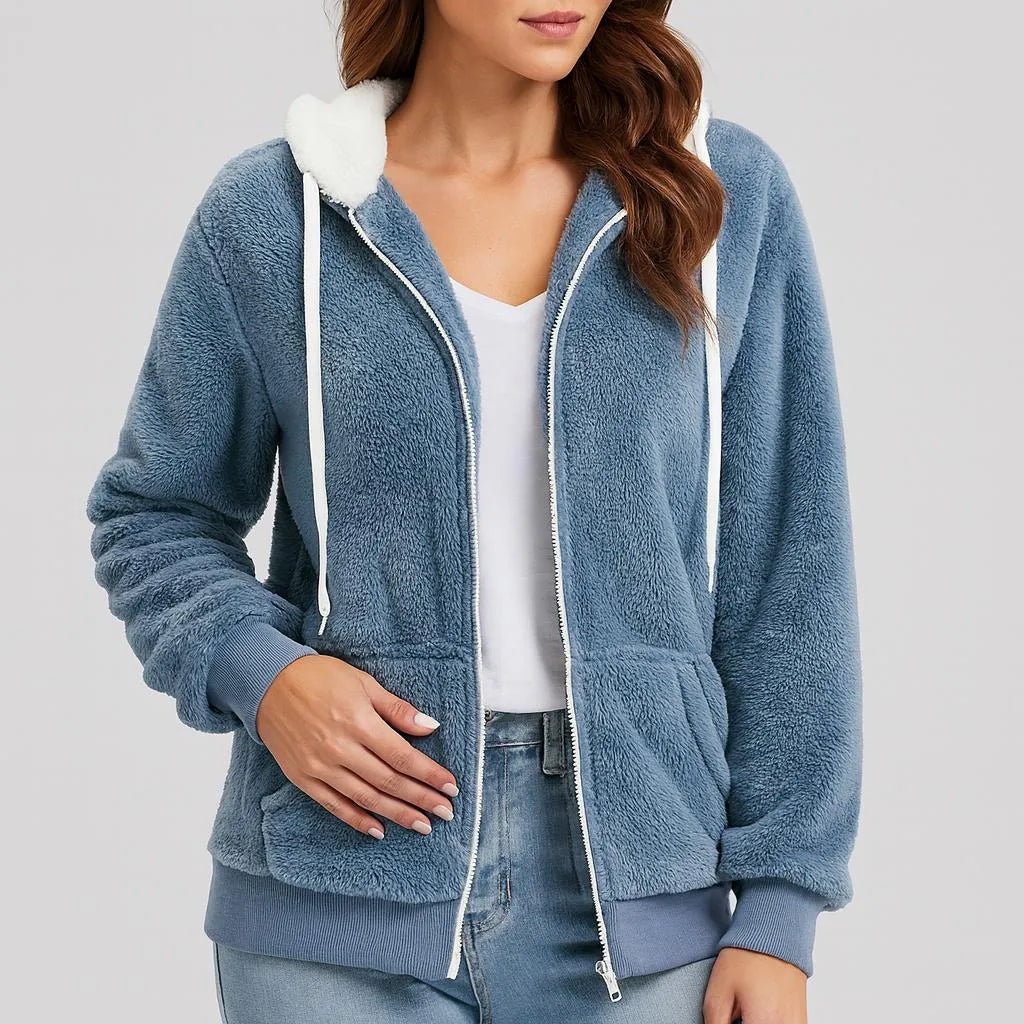 Naisten fleece-takki hupulla ja etuvetoketjulla