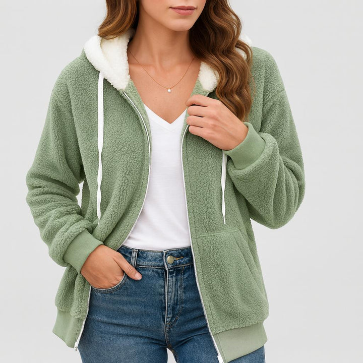 Naisten fleece-takki hupulla ja etuvetoketjulla
