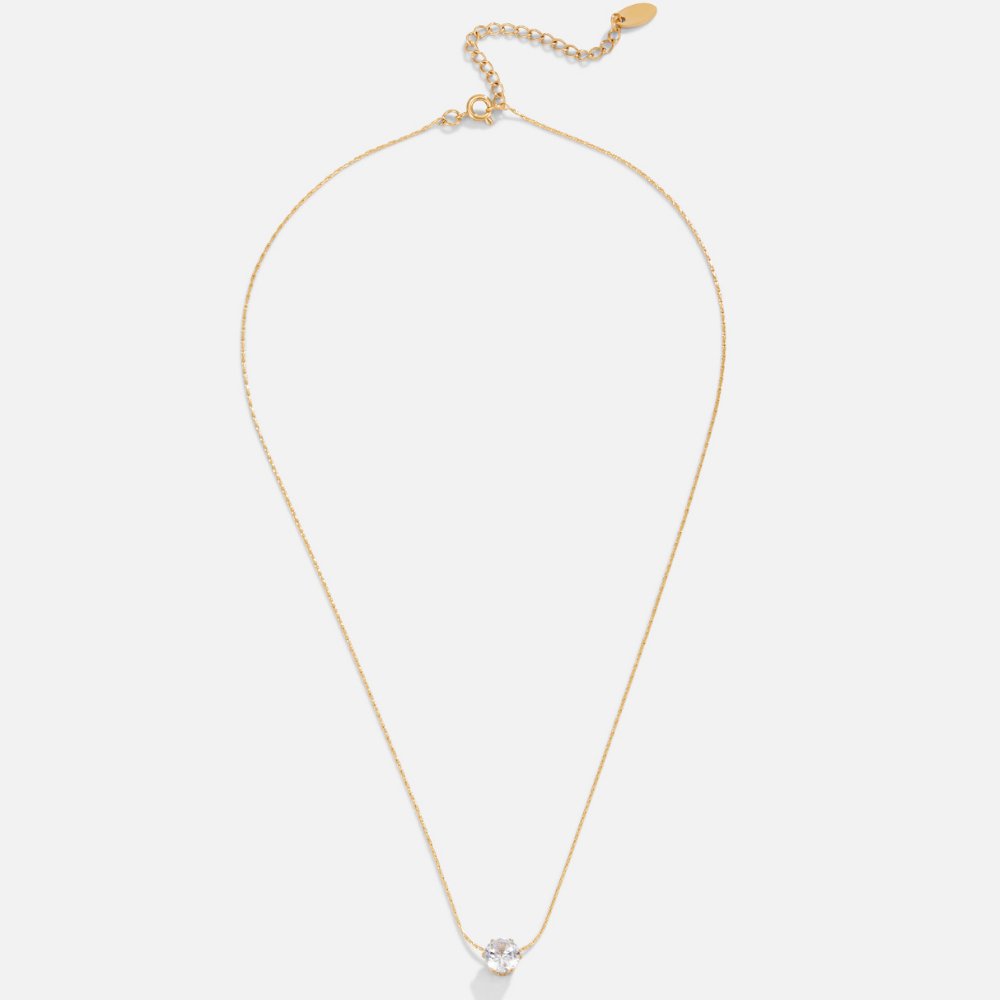 Herkullinen kaulaketju pyöreällä kiiltävällä yksityiskohdalla