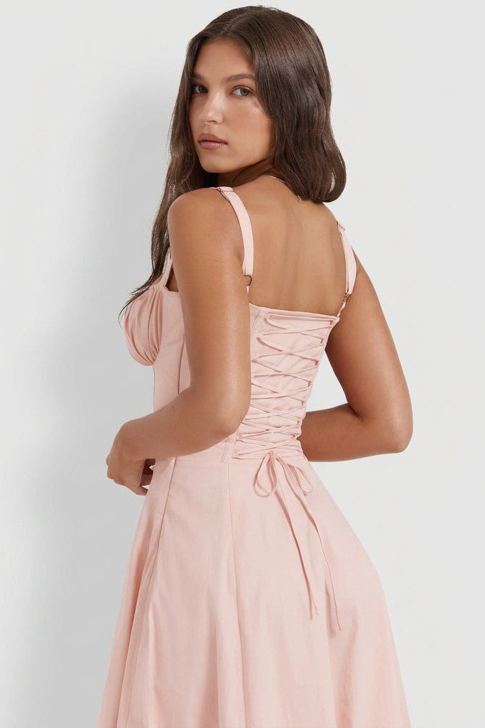 Júlia | Elegantit liehuvat maksimekot