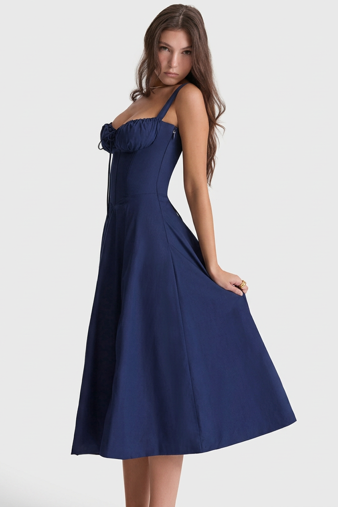 Júlia | Elegantit liehuvat maksimekot
