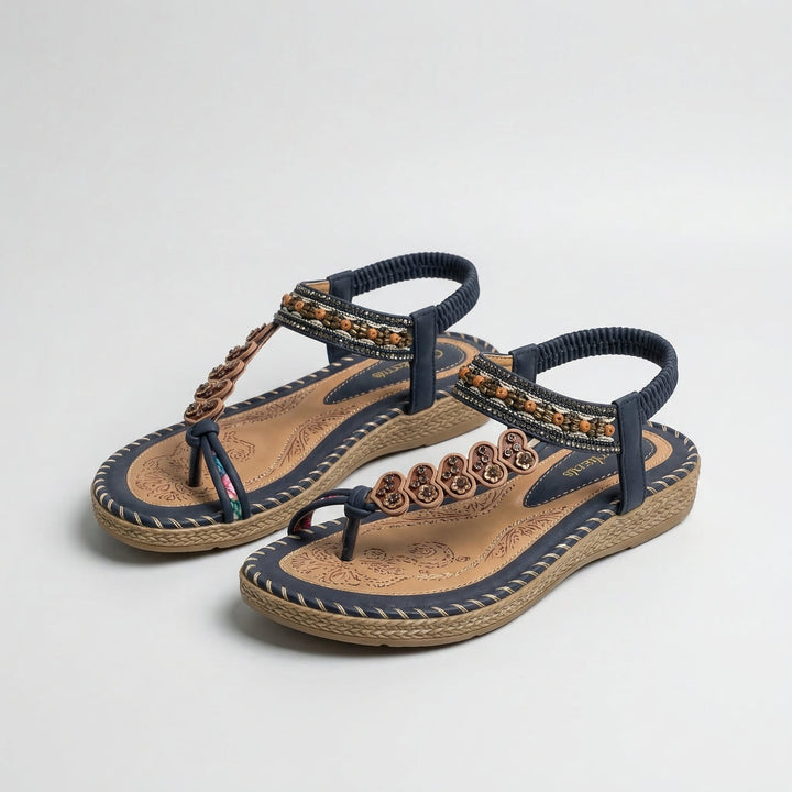 Boho-sandaalit koristeellisilla remmeillä