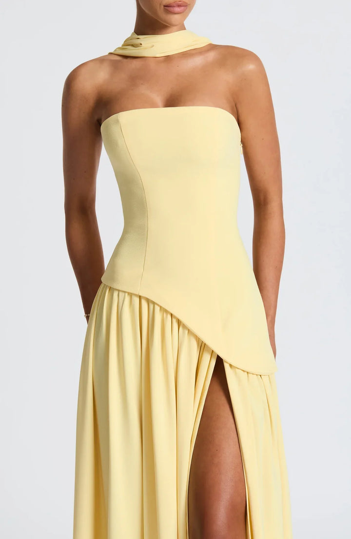 Regina | Maxi mekko halkiolla