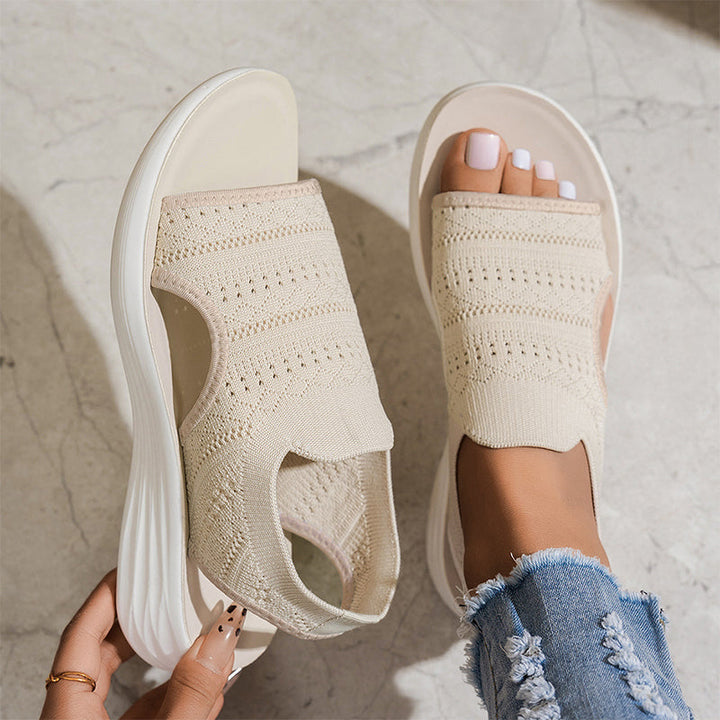 Avoin malli platform-sandaalit